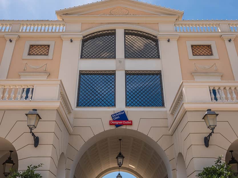 Main entrance La Reggia Designer Outlet