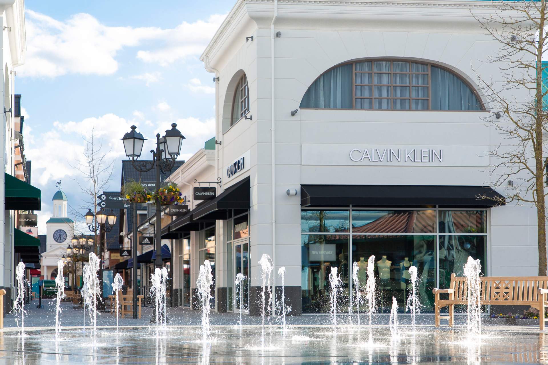Silent video of Day Out at West Midlands Designer Outlet"
