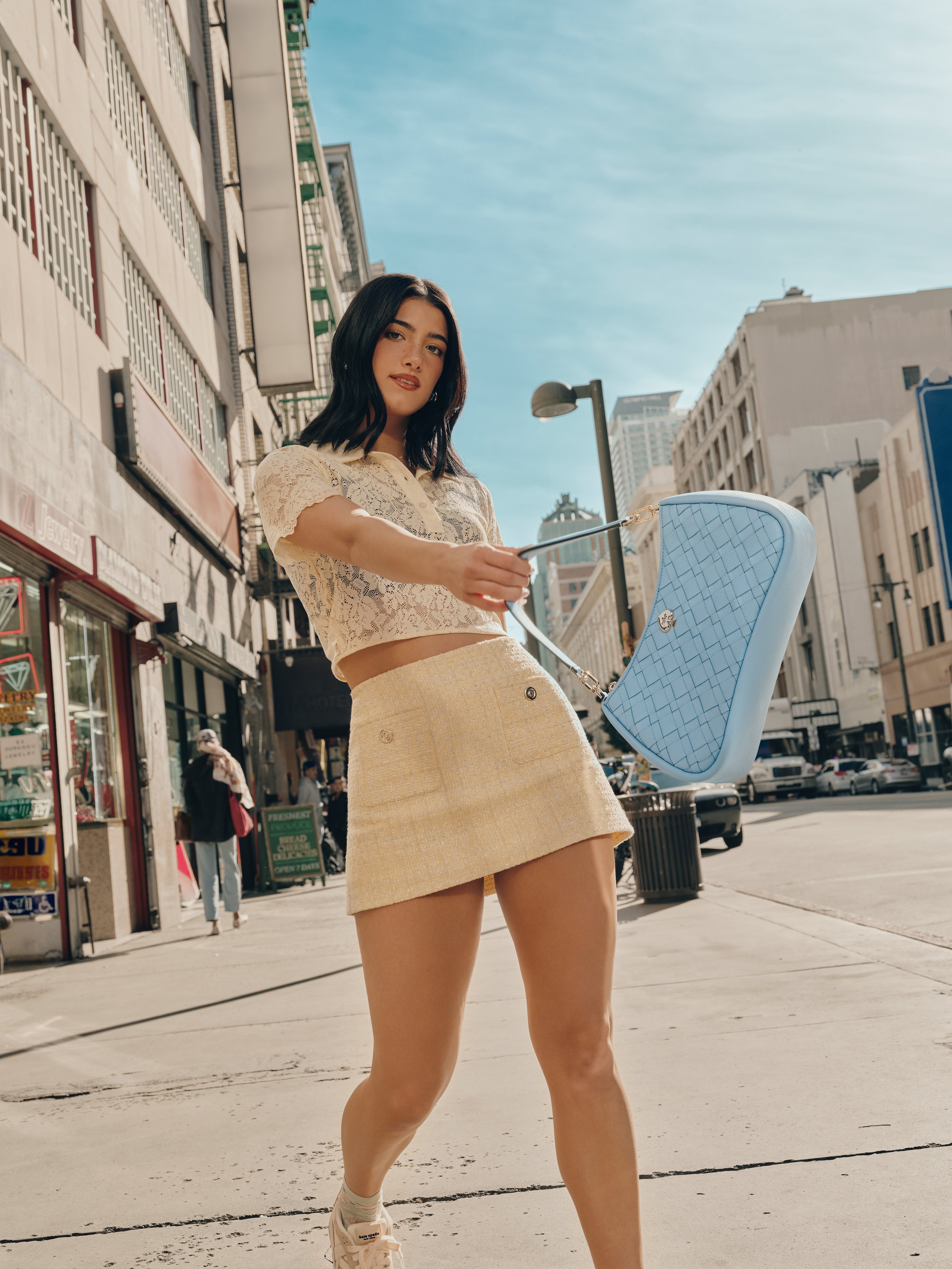 item.ImageAlternativeTextWithFallback