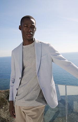 item.ImageAlternativeTextWithFallback