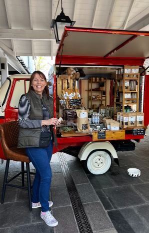 item.ImageAlternativeTextWithFallback