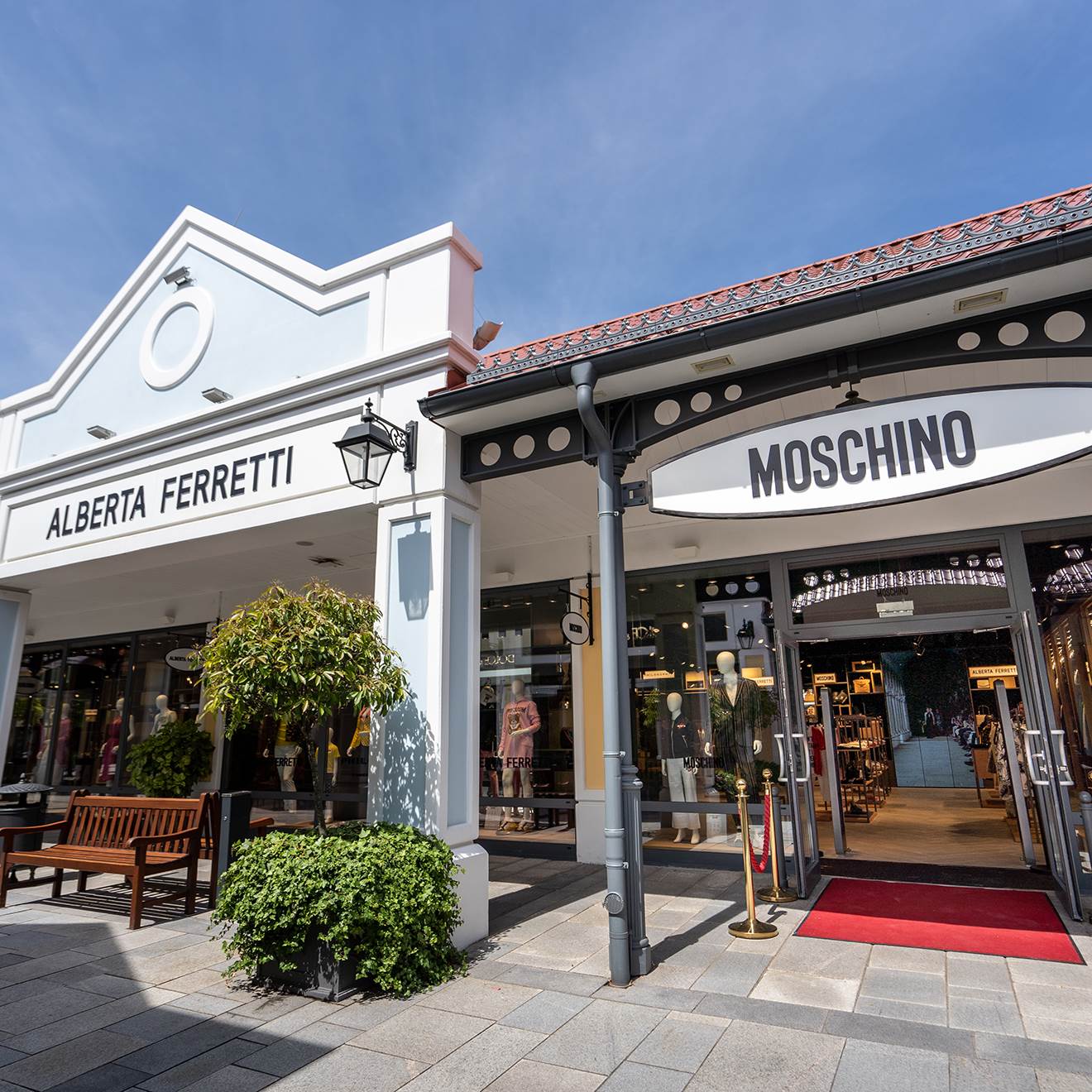 Moschino | Alberta Ferretti