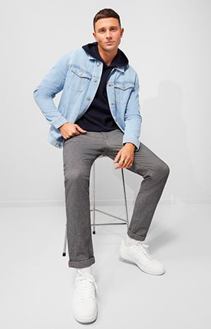 item.ImageAlternativeTextWithFallback