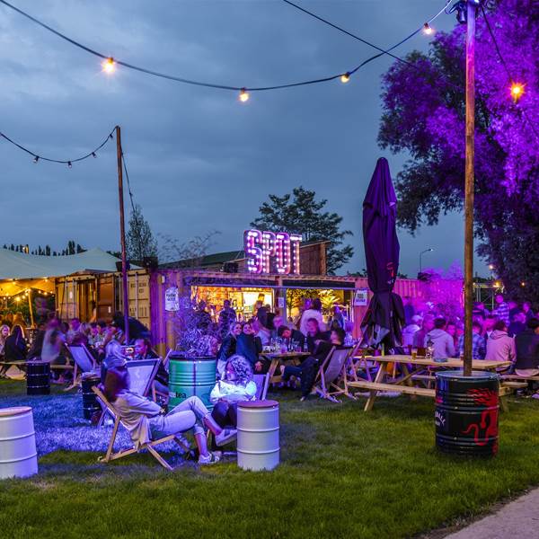 hotels & restaurants